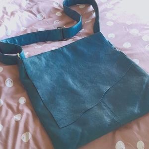 ILI TEAL LEATHER CROSSBODY PURSE